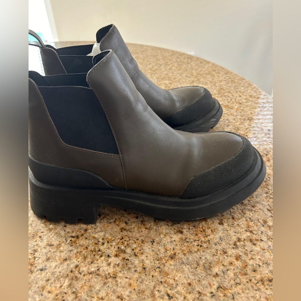 Zara Size 6 brown boots